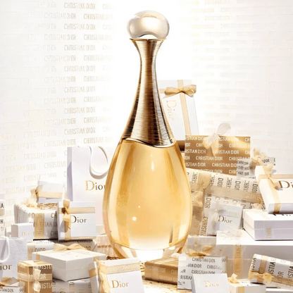 ZAPLAŤTE ZA 1 A ZÍSKAJTE 4! Exkluzívna sada prémiových dámskych parfumov: Good Girl, La Vie Est Belle, Lancôme Idôle a J'adore (Eau de Parfum, každý 100 ml)